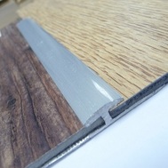 vinyl floor with edging